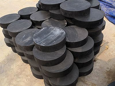德阳板式橡胶支座由若干层橡胶片与薄钢板经加压硫化